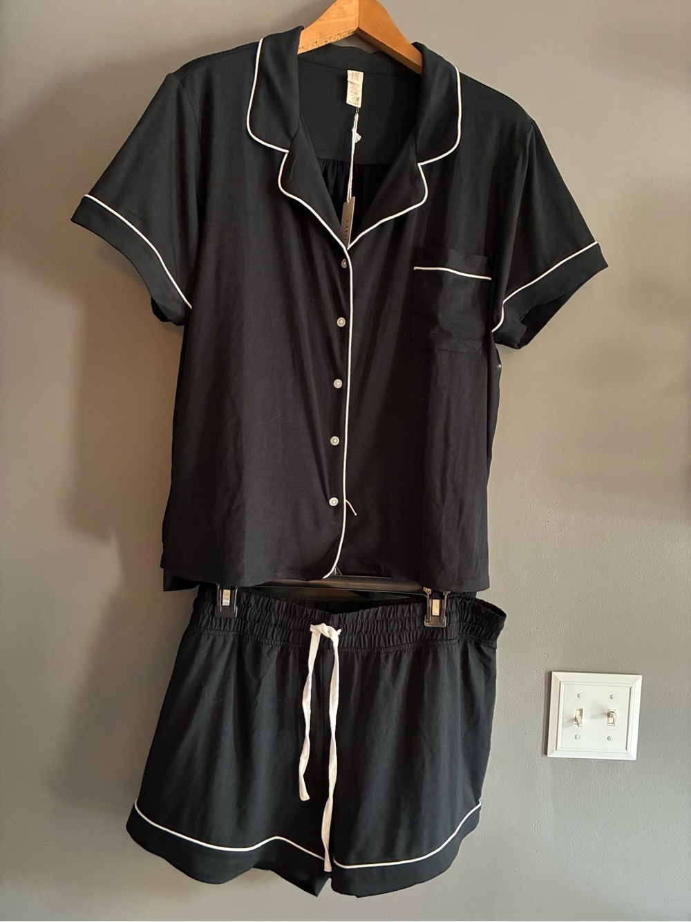 Bare Necessities Black Short Sleeve Pajama Set with White Piping NWT